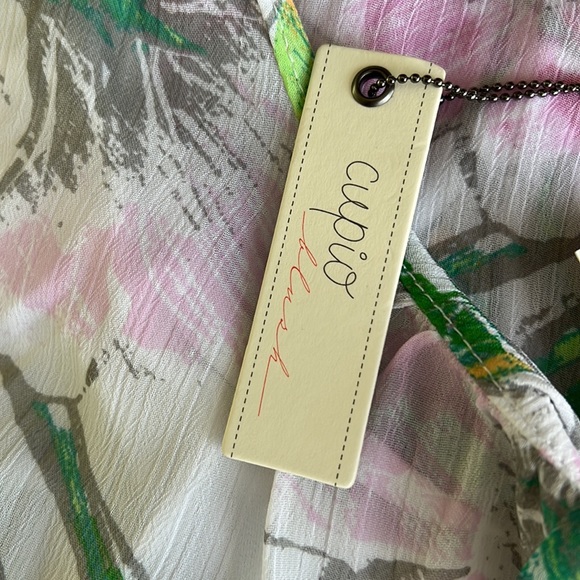 Cupio Blouse - Picture 12 of 13